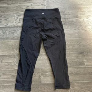 Lululemon black leggings size 6, excellent condition w/o tags